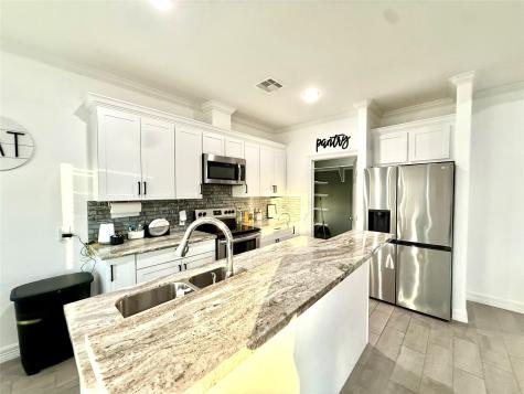 220 Brown Street West Columbia TX 77486