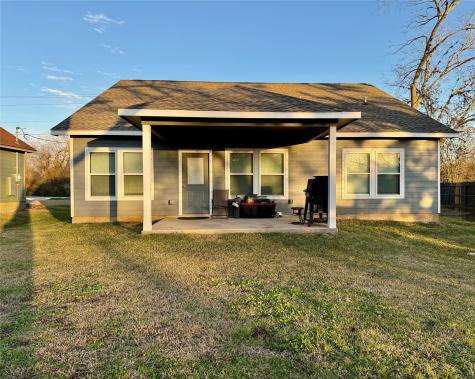 220 Brown Street West Columbia TX 77486