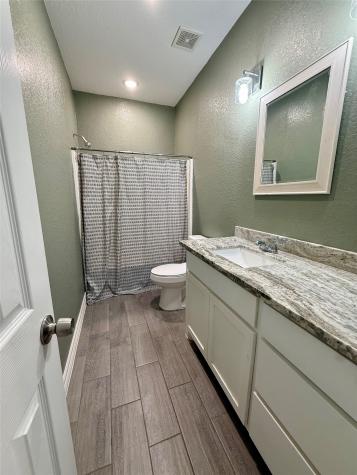 220 Brown Street West Columbia TX 77486