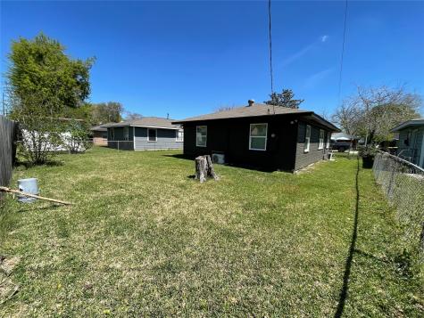 221 Rochelle Richmond TX 77469