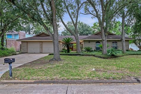 101 Dorado Drive Friendswood TX 77546