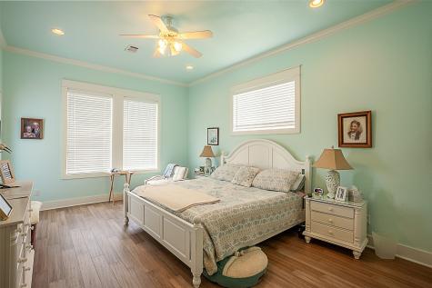 1987 Avenue G Port Bolivar TX 77650