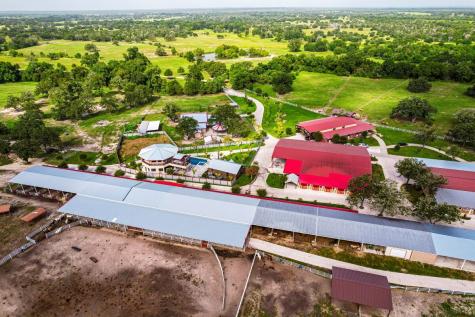 1331 E Parker Road Muldoon TX 78949