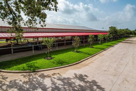 1331 E Parker Road Muldoon TX 78949