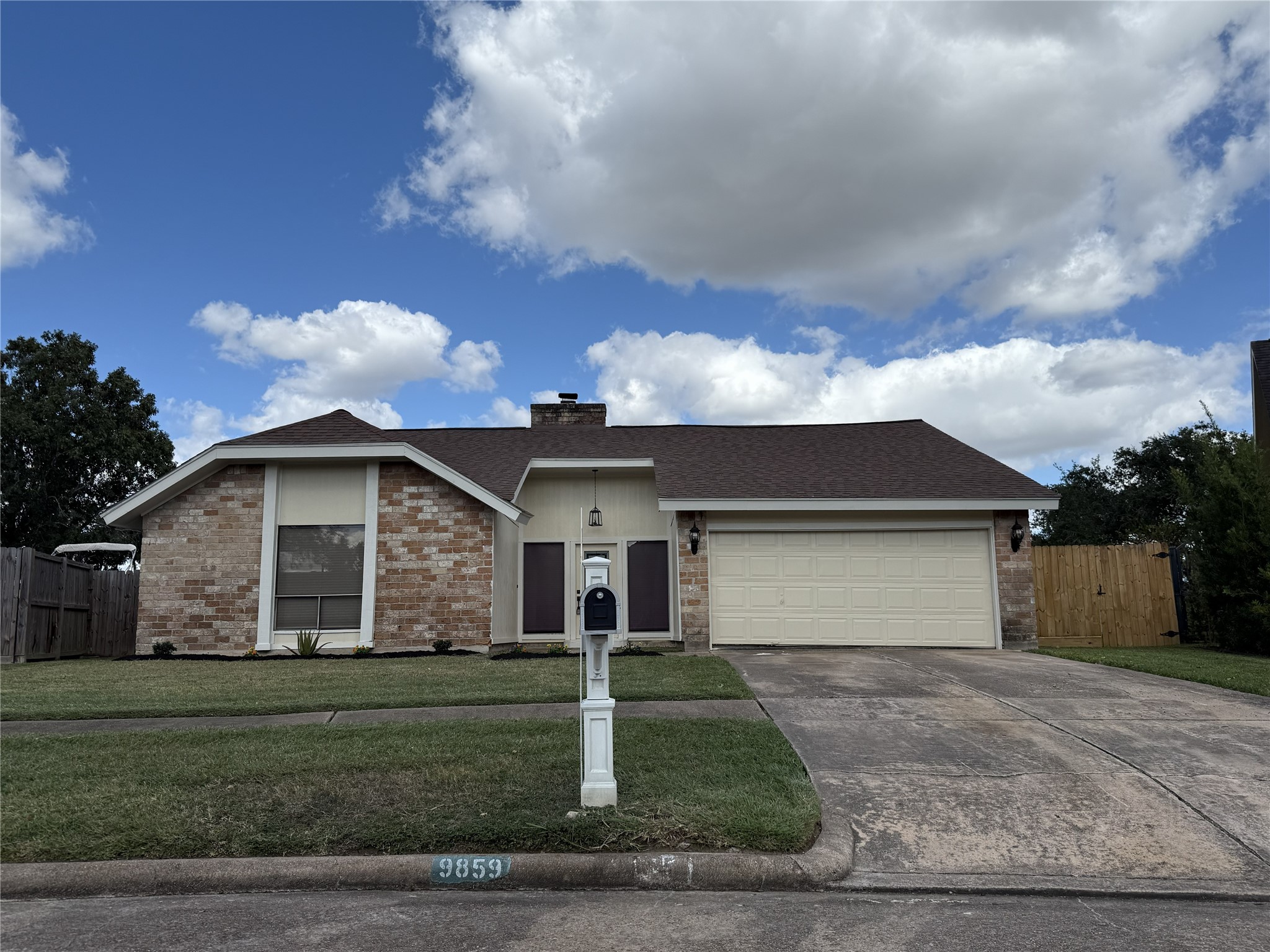 9859 Sagecastle Lane Houston TX 77089