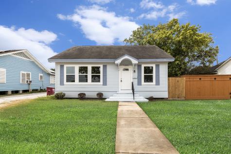 1223 W 2nd Street Freeport TX 77541