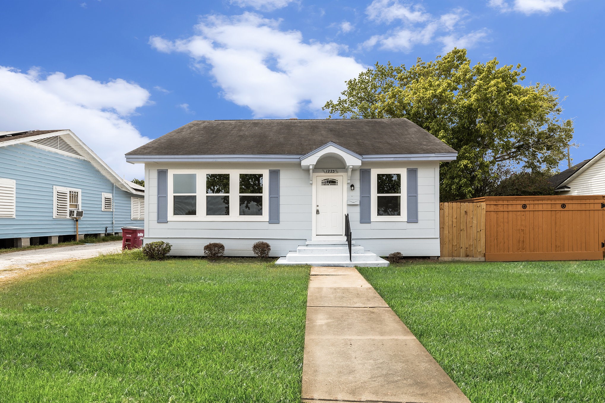 1223 W 2nd Street Freeport TX 77541
