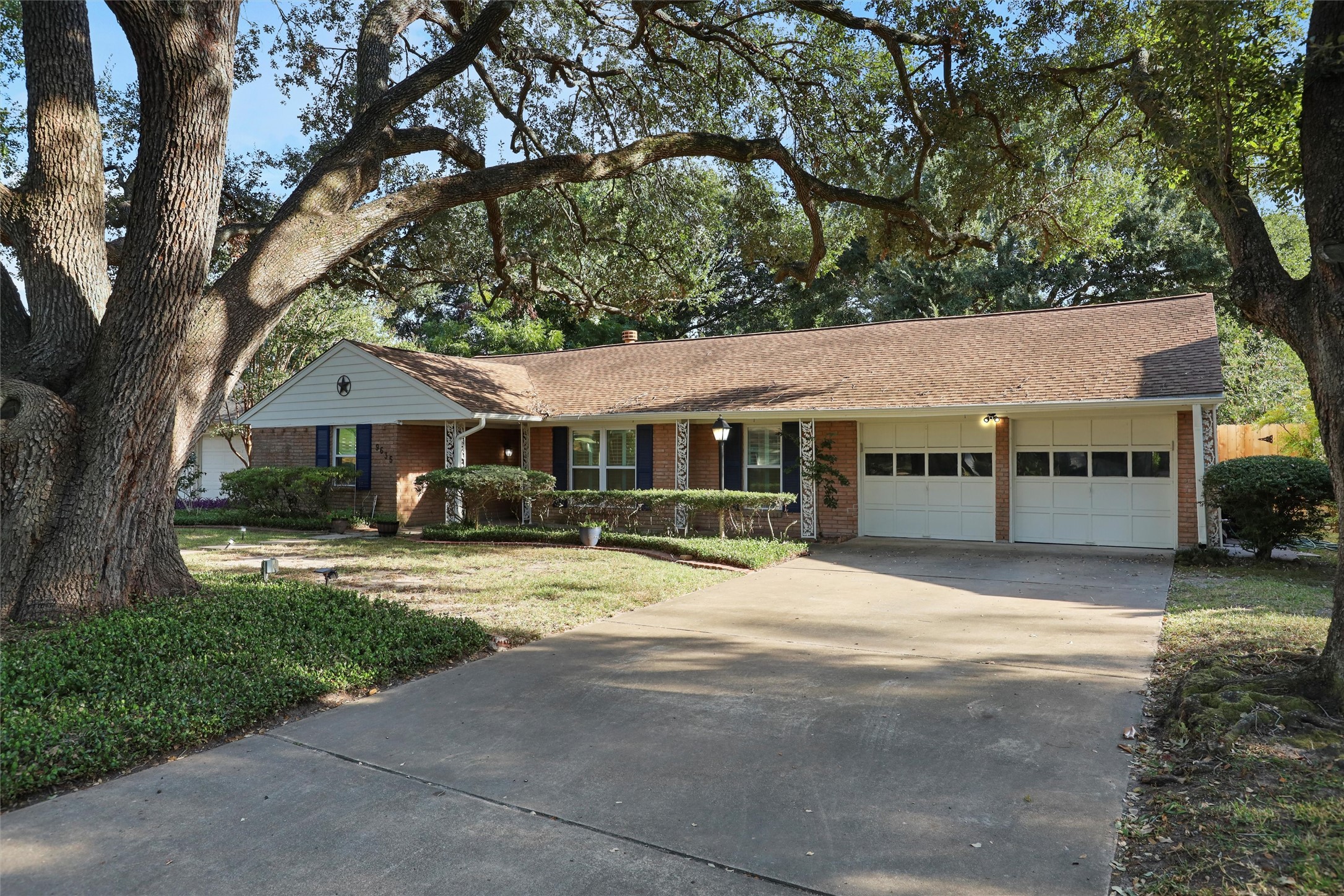 9635 Meadowbriar Lane Houston TX 77063