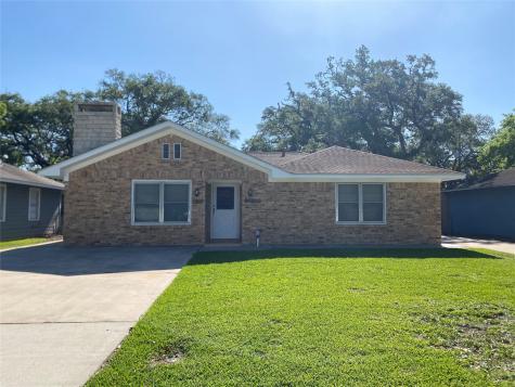 313 Redwood Street Lake Jackson TX 77566