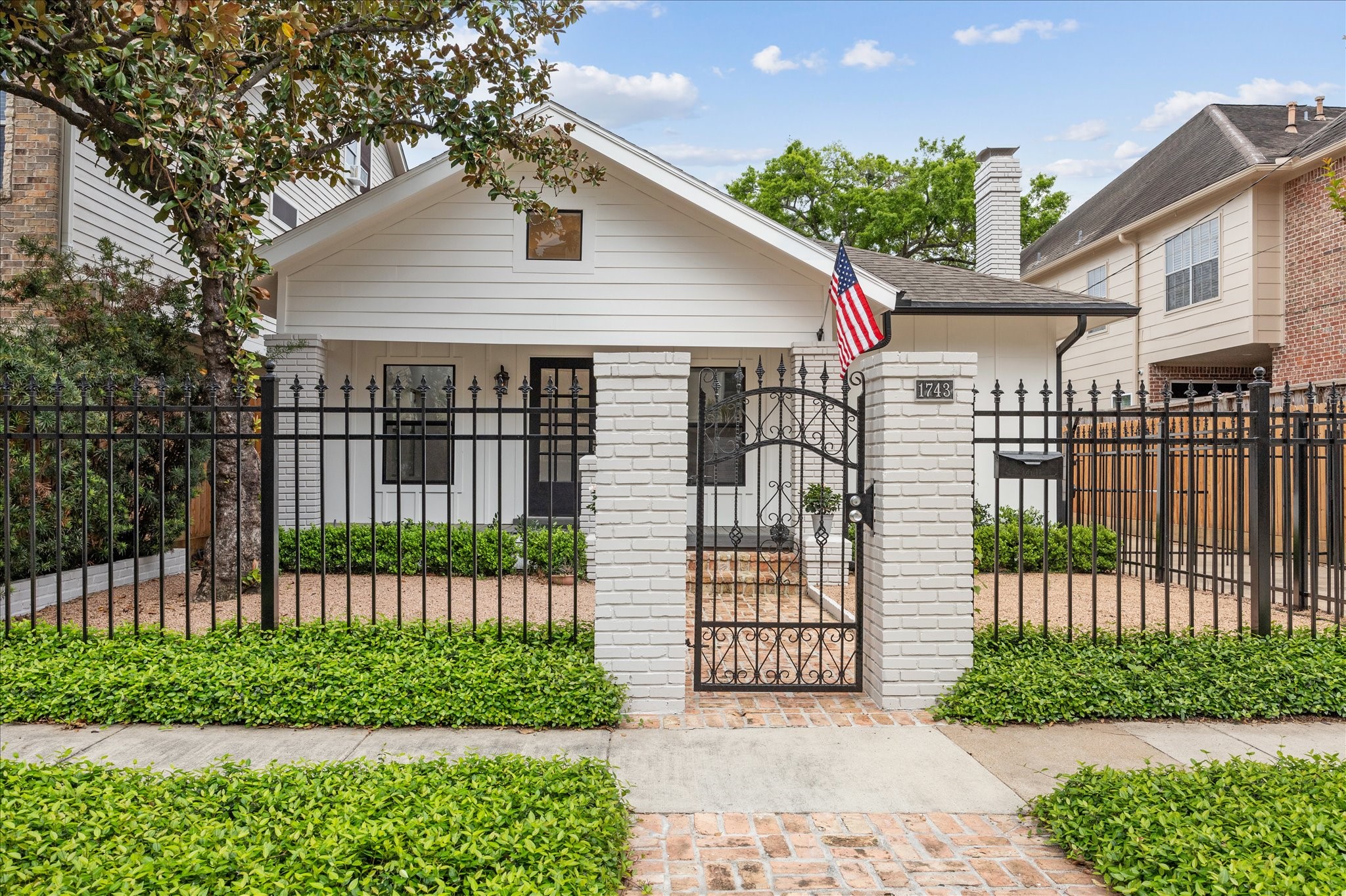 1743 Michigan Street Houston TX 77006