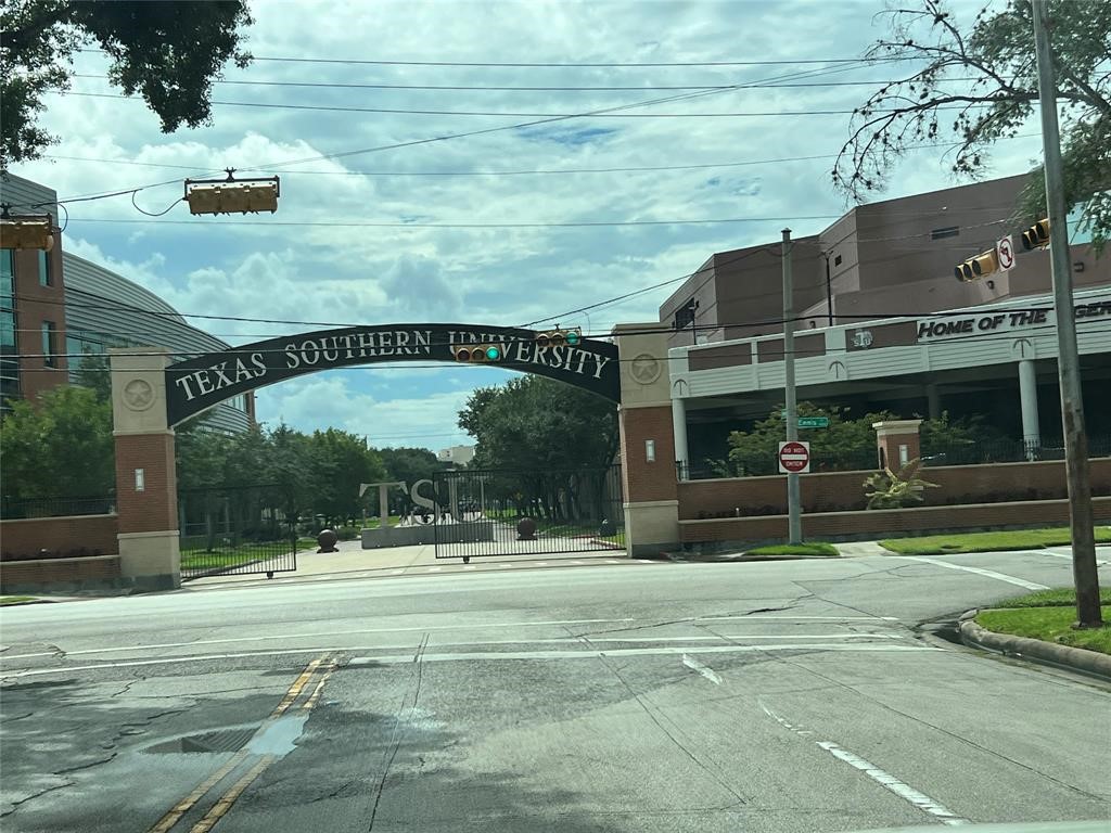 3015 Truxillo Street Houston TX 77004