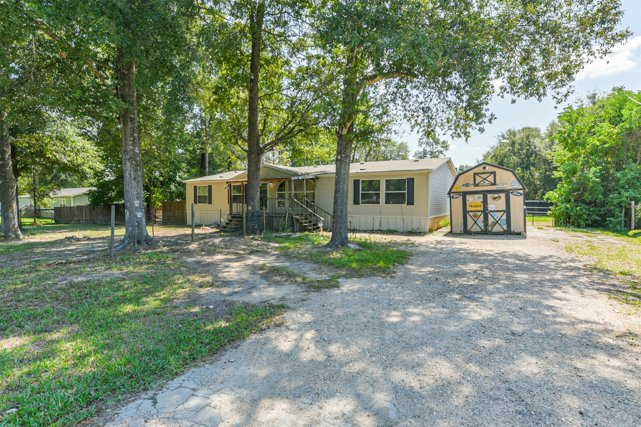 21614 County Road 37492 Cleveland TX 77327