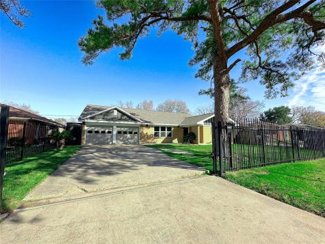 13109 Louisville Street Houston TX 77015