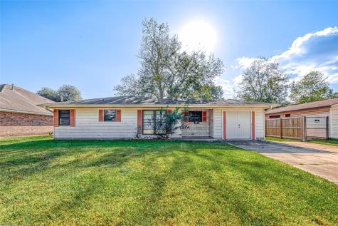 116 S 4th 1/2 Street Nederland TX 77627
