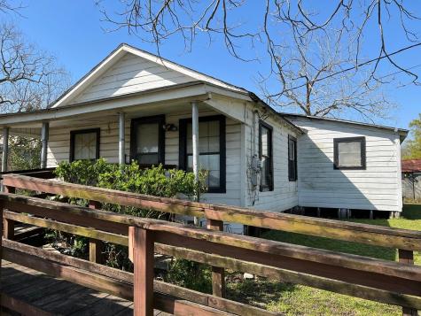 103 Avenue I El Campo TX 77437