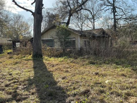 301 Smith Street Cleveland TX 77327