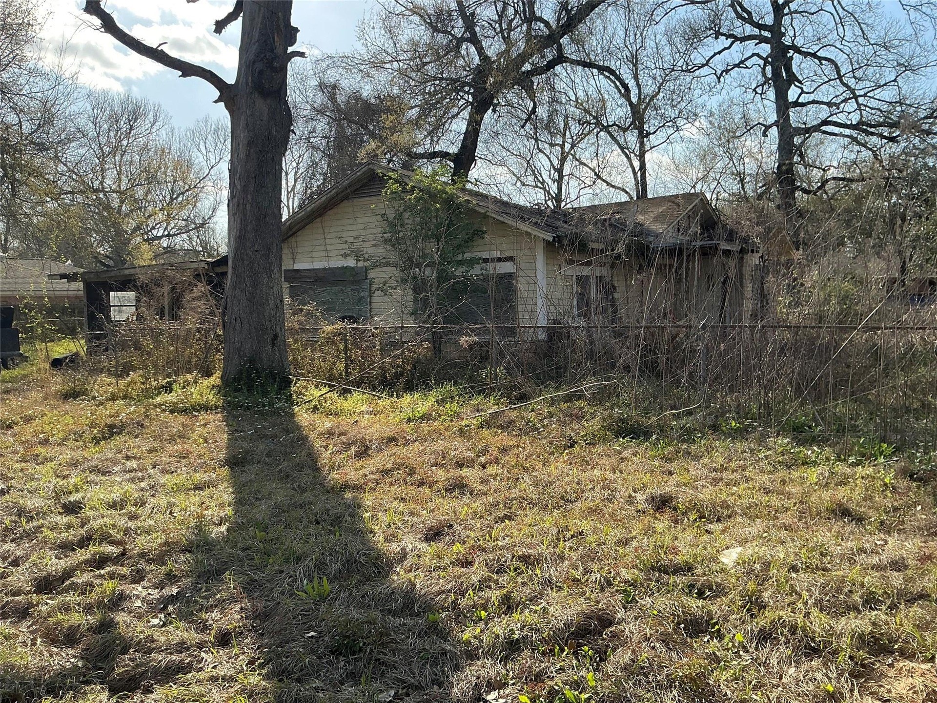 301 Smith Street Cleveland TX 77327