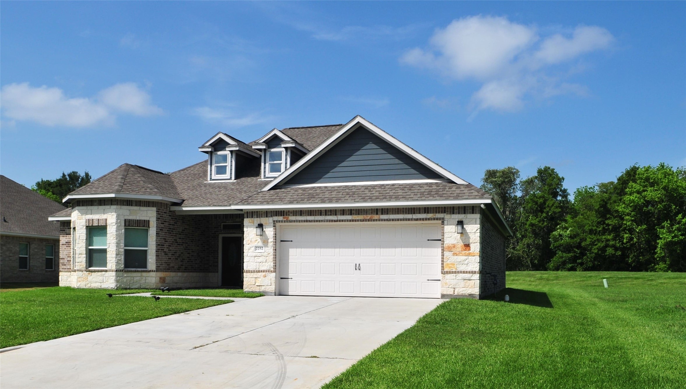2252 Ridgewood Drive West Columbia TX 77486