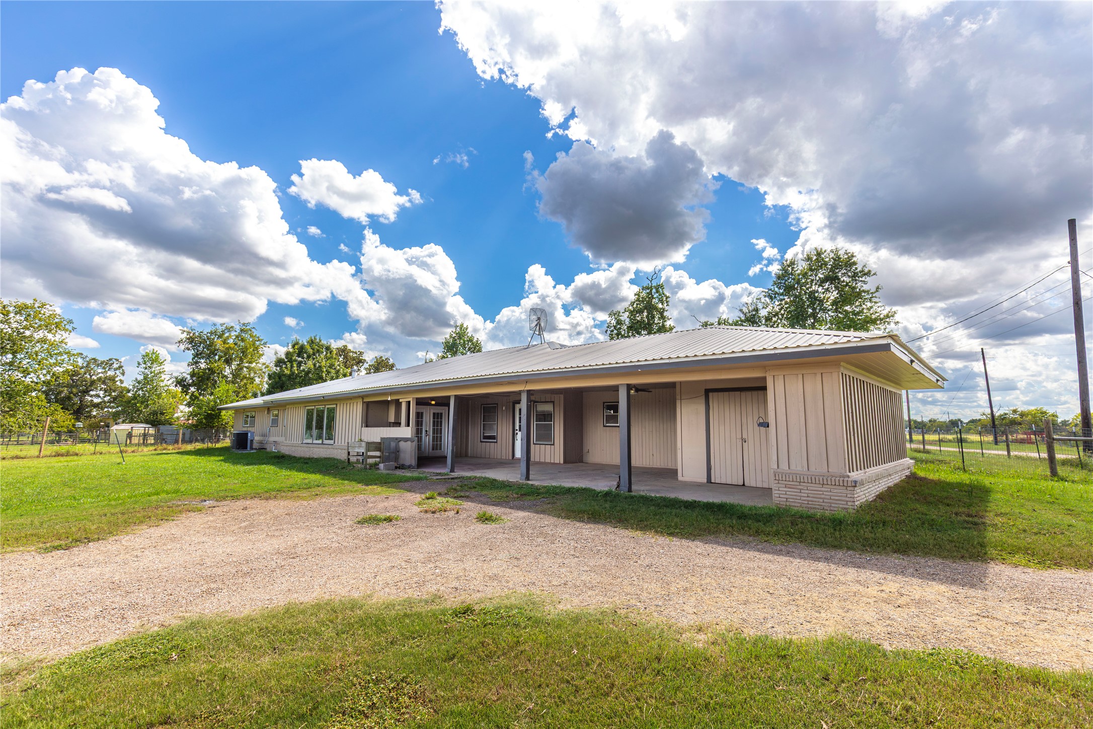 2652 Remmert Road Bellville TX 77418