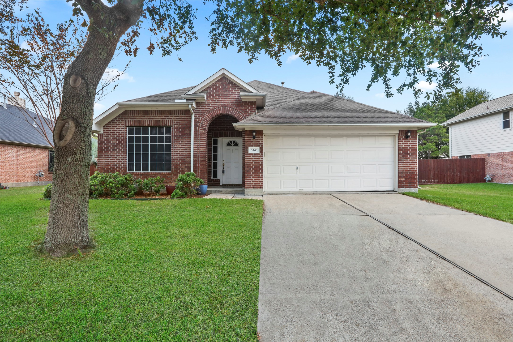 5343 Cinnamon Lake Drive Baytown TX 77521