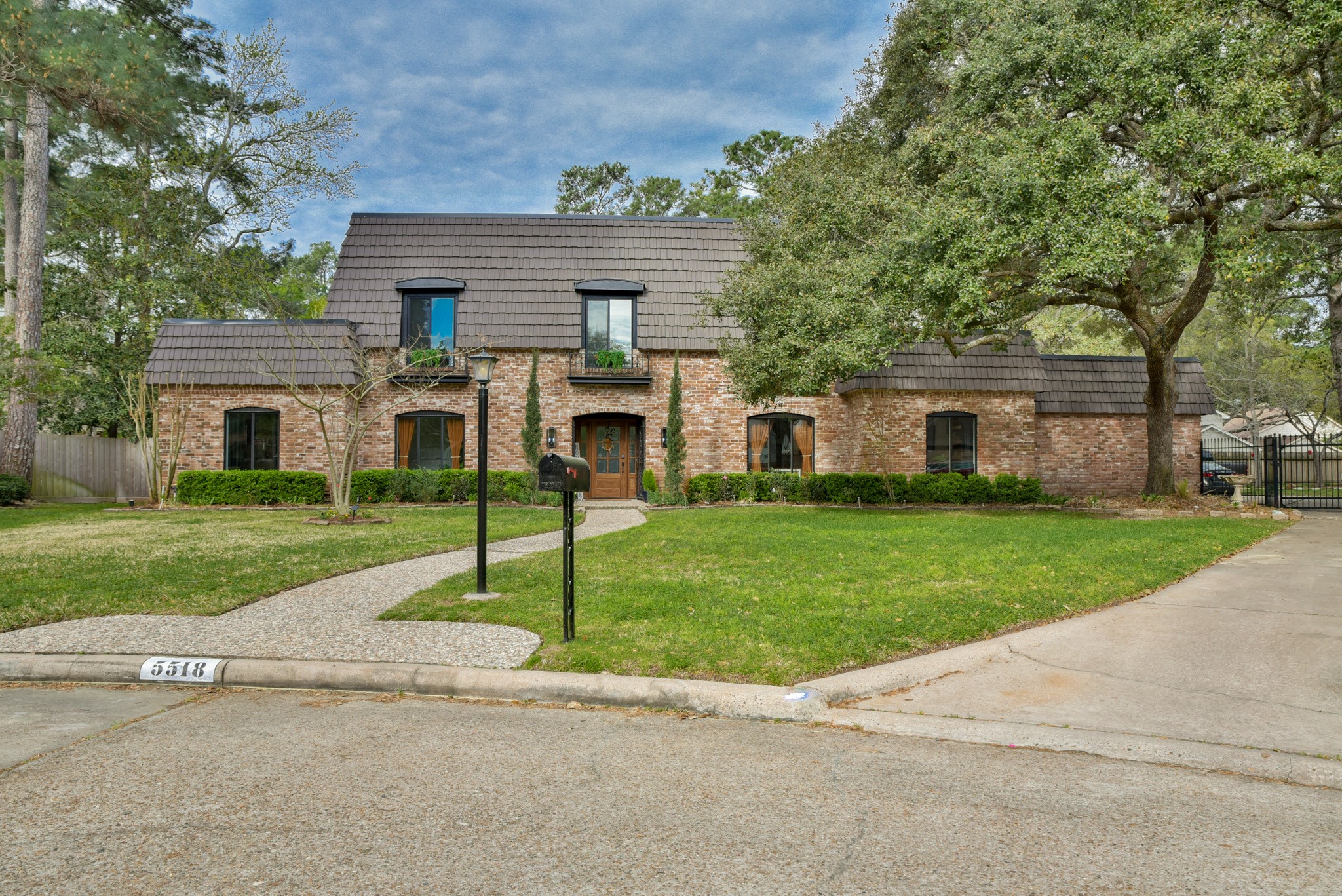 5518 Three Oaks Circle Houston TX 77069