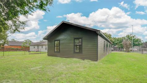 9822 Thorn Street Houston TX 77078