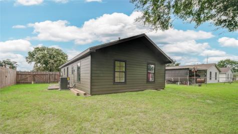 9822 Thorn Street Houston TX 77078
