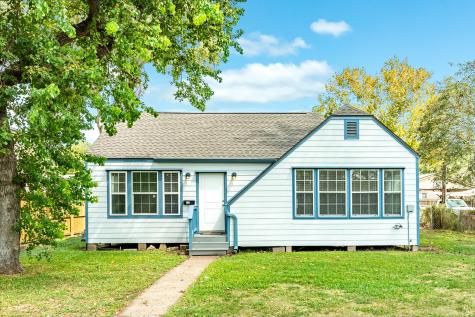 212 N Oak Street Sweeny TX 77480