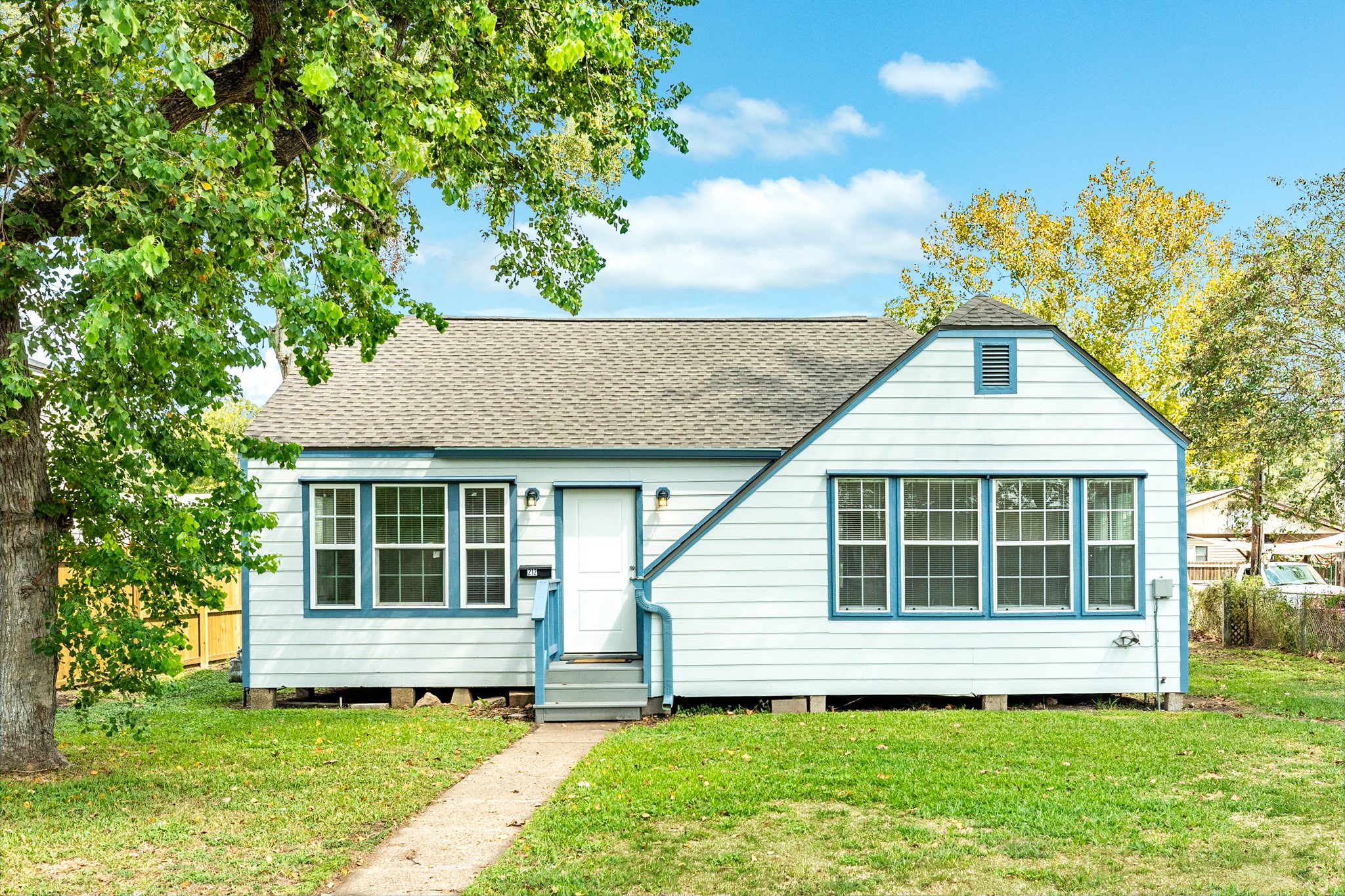 212 N Oak Street Sweeny TX 77480