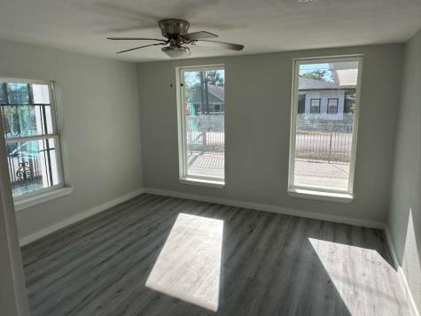1912 Gentry Street Houston TX 77009