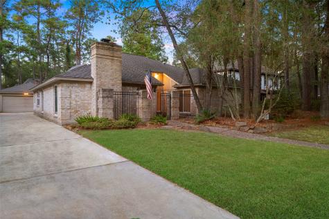 2043 Lakeville Drive Kingwood TX 77339