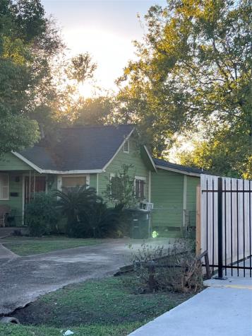 4305 Los Angeles Street Houston TX 77026