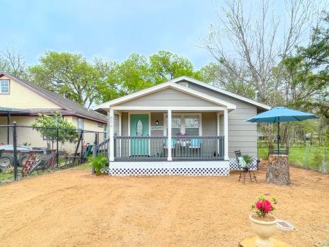 806 Center Street Richmond TX 77469