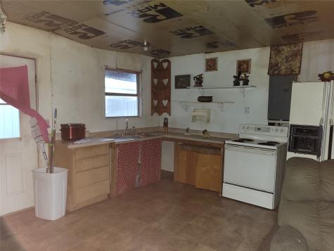 101 Jamaica Avenue Point Blank TX 77364