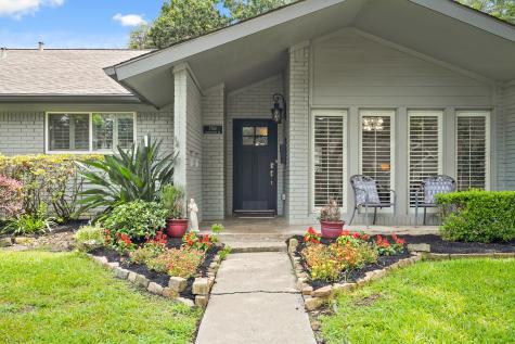 5743 Braesheather Drive Houston TX 77096