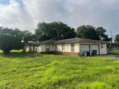 700 N 10th Street Baytown TX 77520