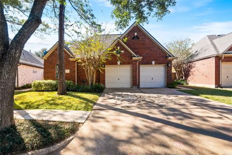 70 Grants Lake Circle Sugar Land TX 77479