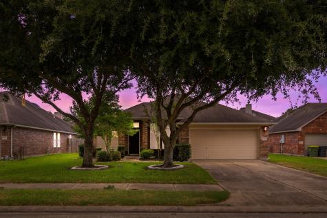 6807 Adella Court Pearland TX 77584