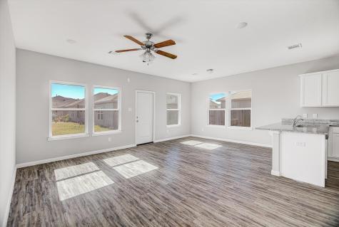 1093 Road 5102 Cleveland TX 77327