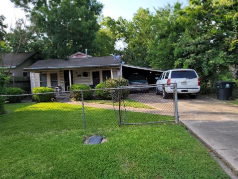 3933 Melbourne Street Houston TX 77026