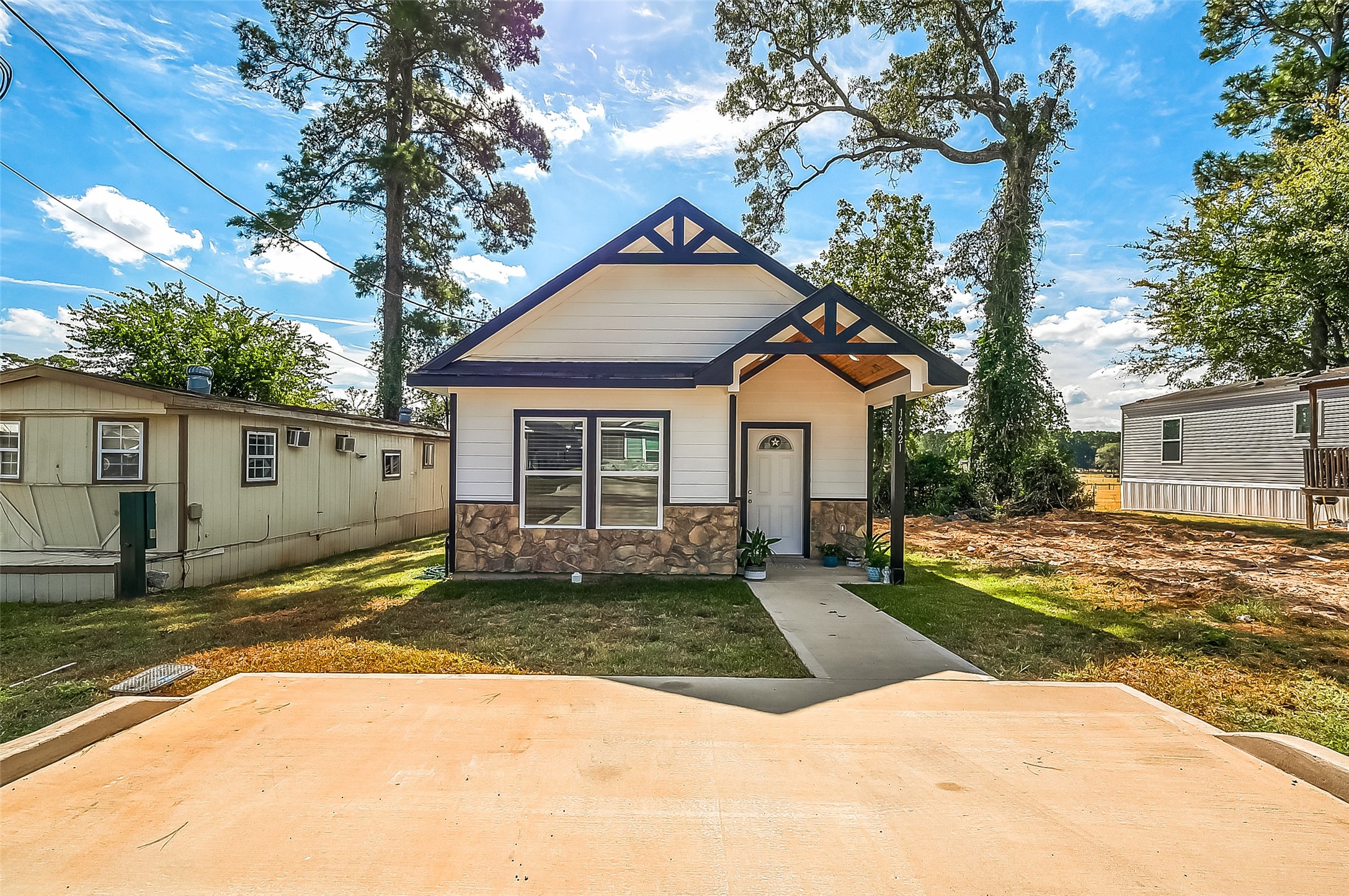 16921 W Lynbrook Montgomery TX 77316