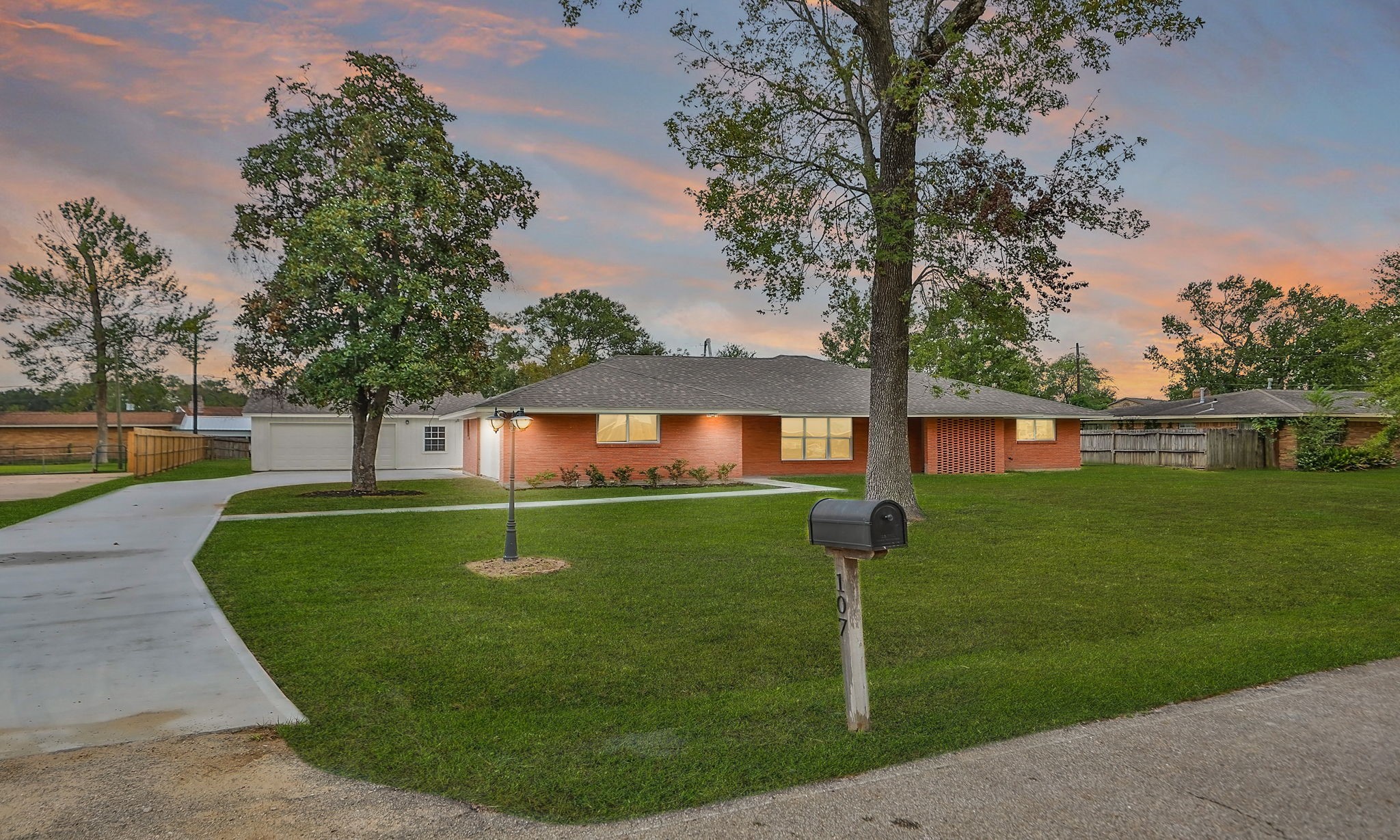 107 Faith Street Highlands TX 77562