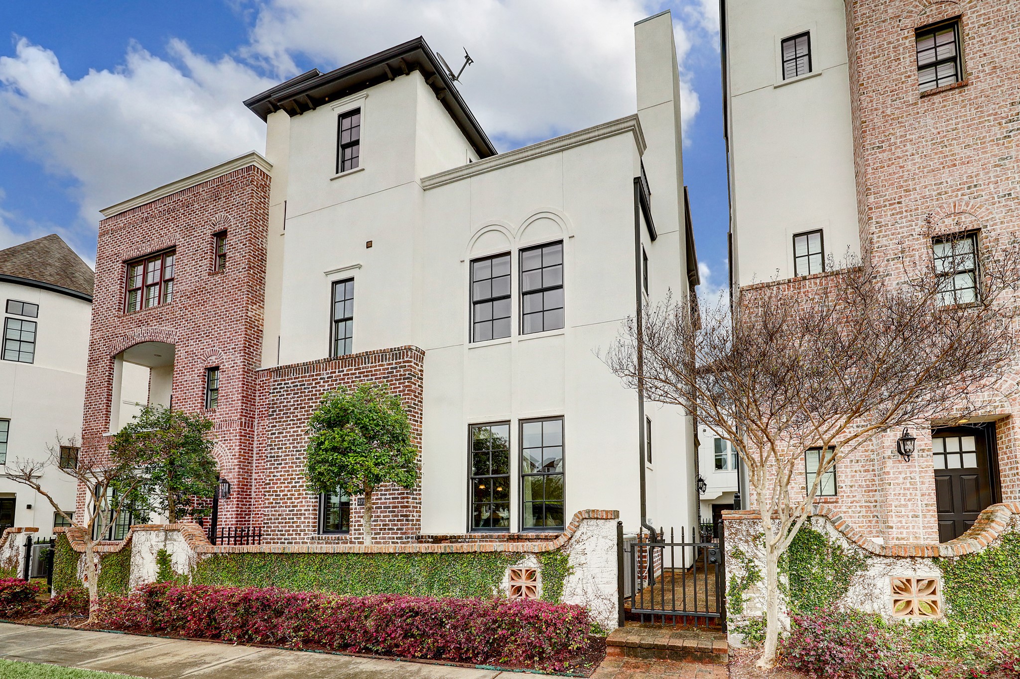 2712 Arabelle Street Houston TX 77007
