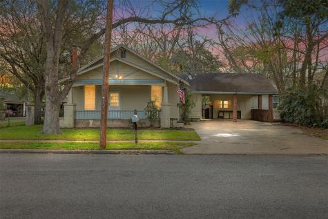 727 Travis Street Columbus TX 78934