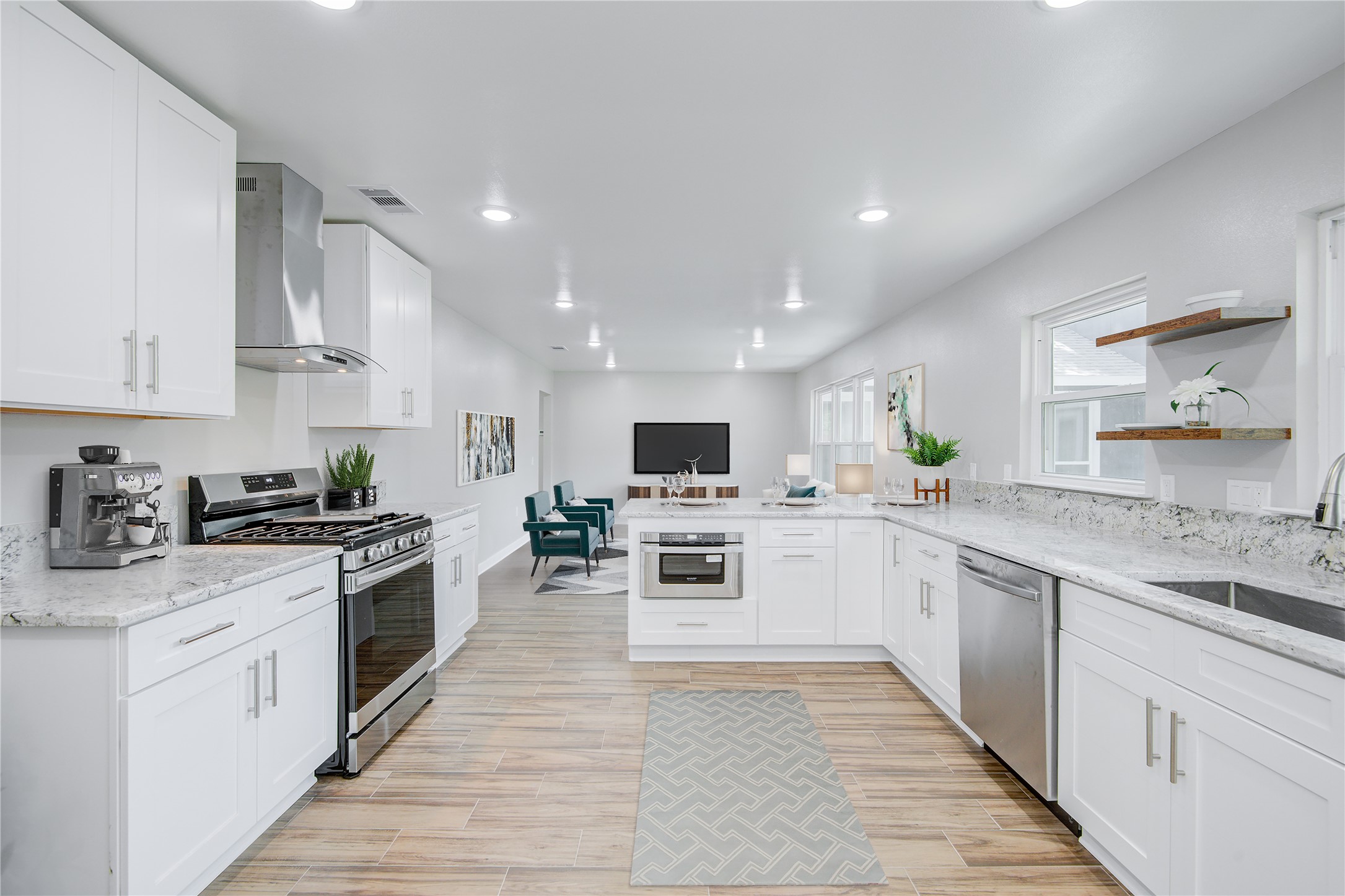 303 W Foley Street Alvin TX 77511