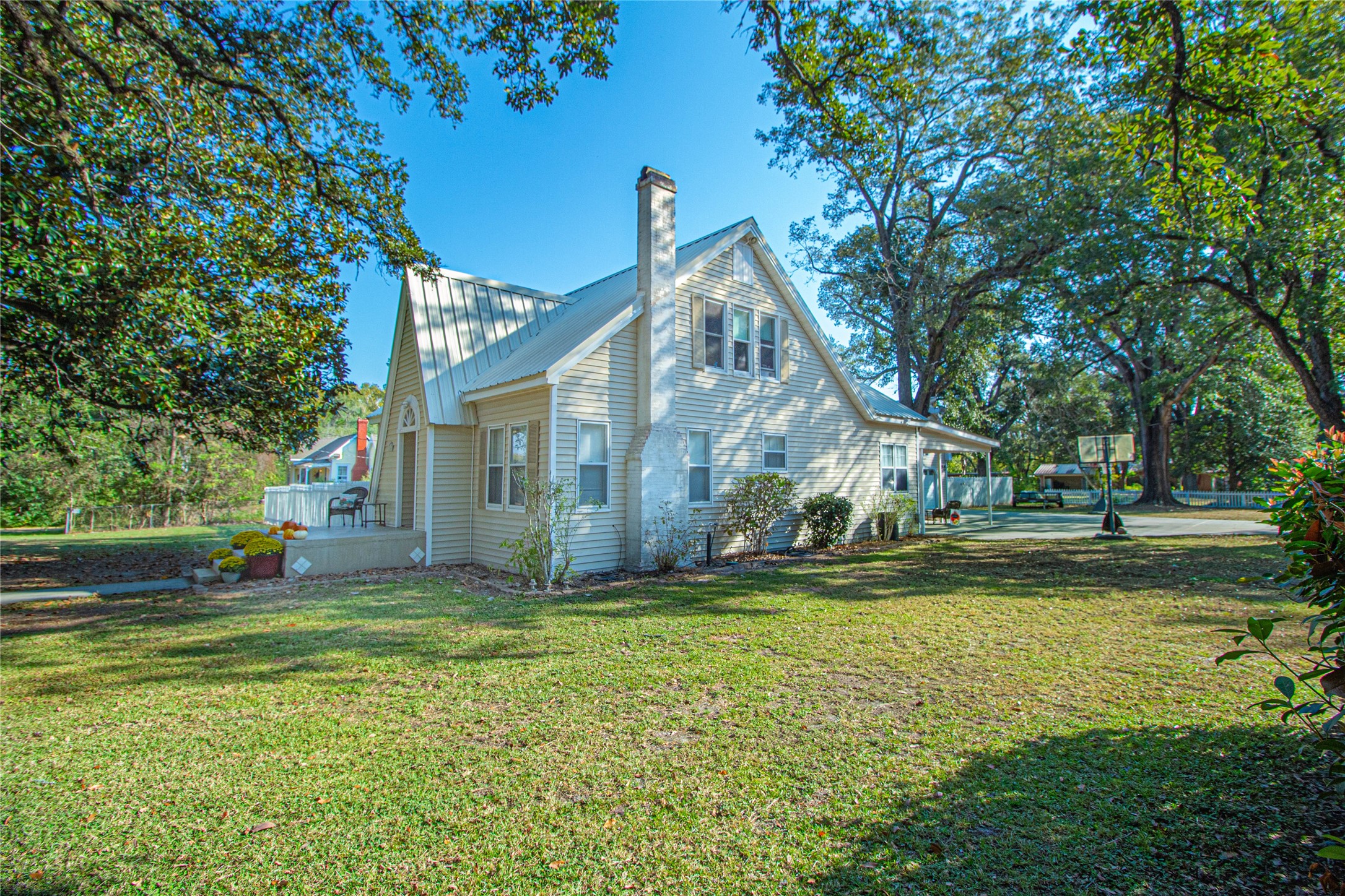 200 N Mathews Street Corrigan TX 75939