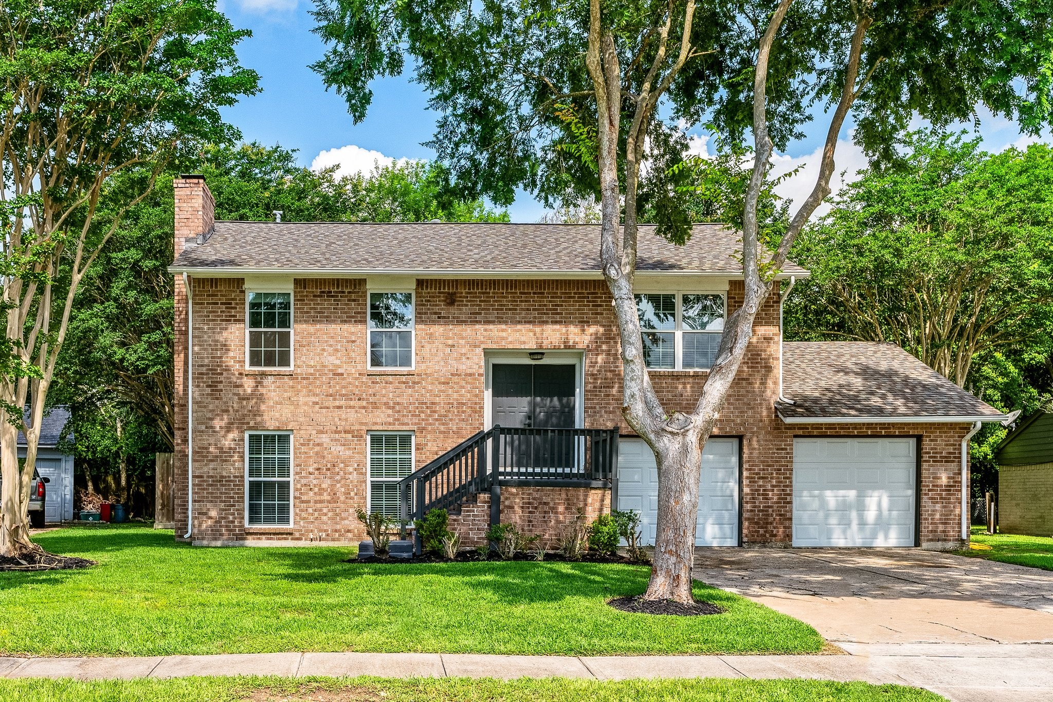 456 E Castle Harbour Drive Friendswood TX 77546