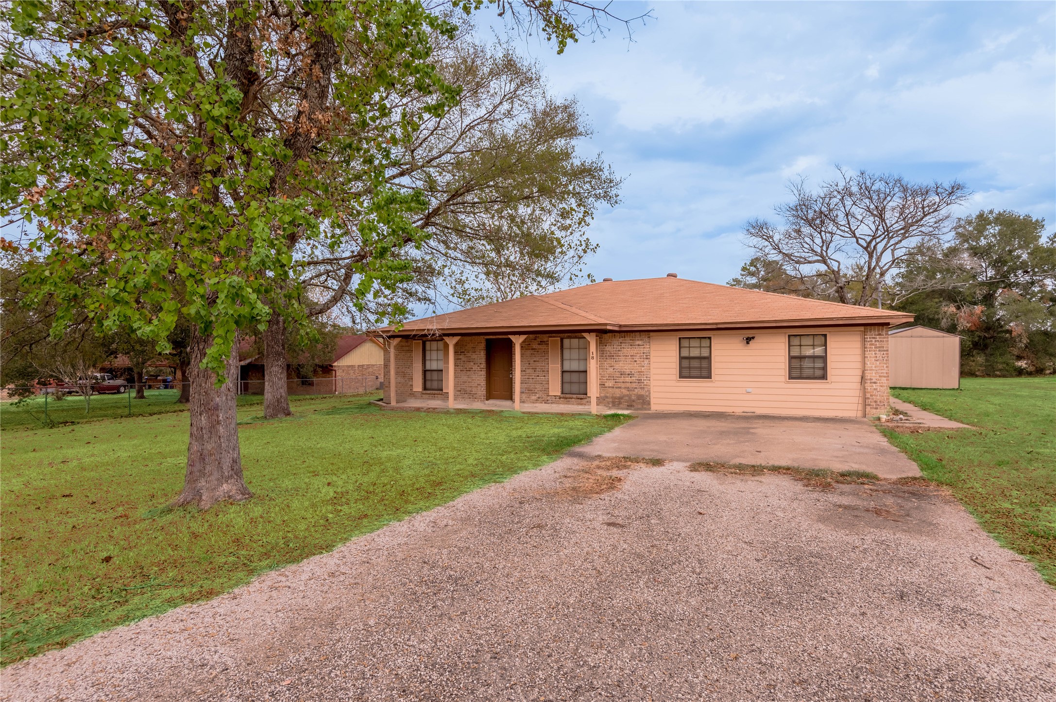 18 Sutterfield Lane Huntsville TX 77320