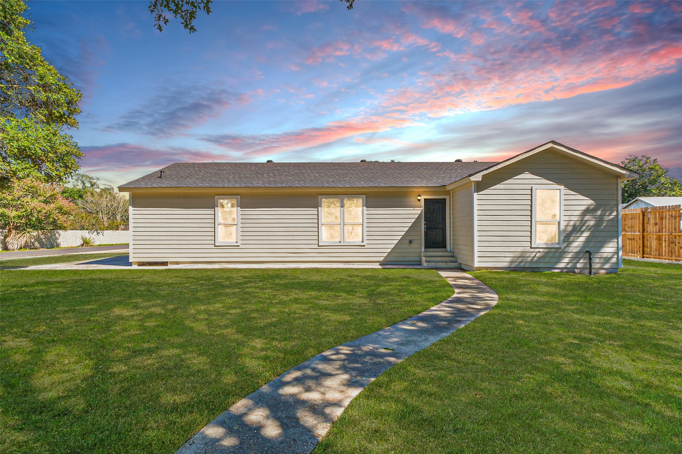 1824 N Travis Street Liberty TX 77575