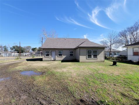 6303 Tuskegee Street Houston TX 77091